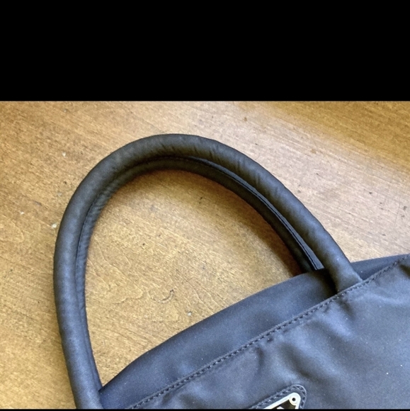 Authentic Prada handbag - Picture 7 of 13